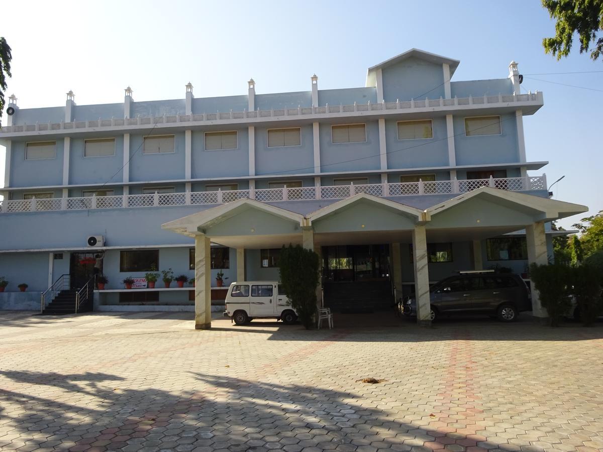 Hotel Utsav Nāthdwāra Dış mekan fotoğraf