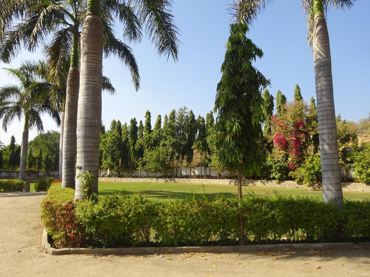 Hotel Utsav Nāthdwāra Dış mekan fotoğraf