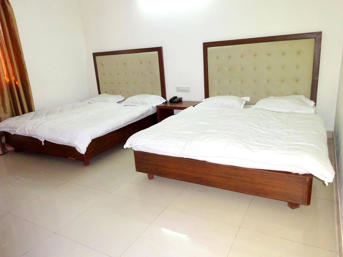 Hotel Utsav Nāthdwāra Dış mekan fotoğraf