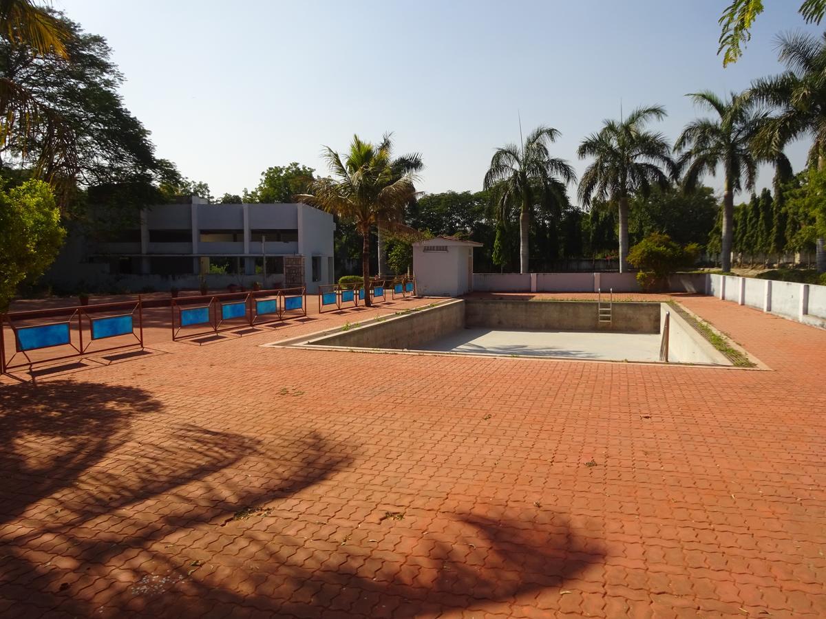 Hotel Utsav Nāthdwāra Dış mekan fotoğraf